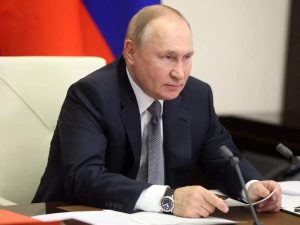 Credibility of dollar and euro destroyed : Putin