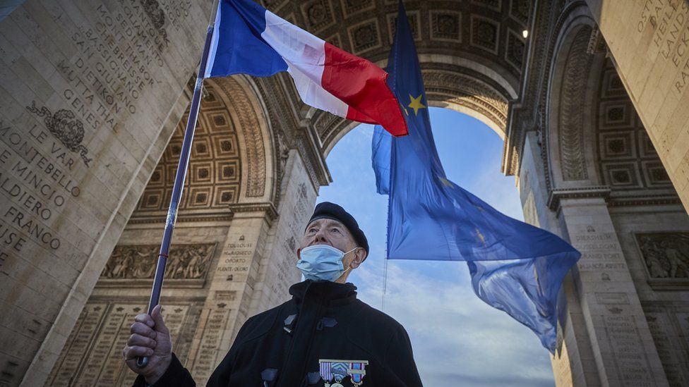 EU flag removed from Arc de Triomphe