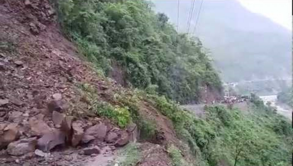 Traffic on Kathmandu-Muglin road section restored after landslide been cleared